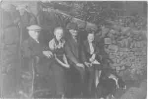 Louisa with her father, her sister and sister's husband  (176 KB)
 
John Earnshaw, Edith Lund (nee Earnshaw), Richard Lund and Louisa Earnshaw
Photo provided by Alan Dawson, nephew of Richard Lund
(Click on Picture to View Full Size)