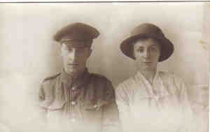 Horsfall and Annis Earnshaw  (166 KB)
 
Horsfall Earnshaw with his sister Annis - both children of Craven Earnshaw
(Click on Picture to View Full Size)